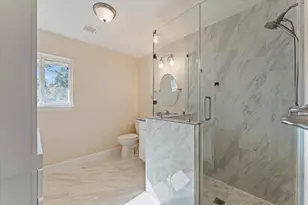 215 Hillcrest Dr, Conroe, TX 77303 - Photo 13