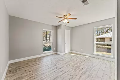 215 Hillcrest Drive, Conroe, TX 77303 - Photo 17