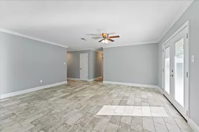 215 Hillcrest Drive, Conroe, TX 77303 - Photo 7