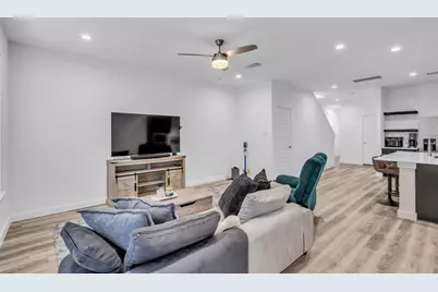 3227 Creston Gate Drive, Houston, TX 77047 - Photo 7