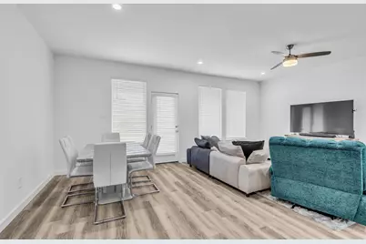 3227 Creston Gate Drive, Houston, TX 77047 - Photo 5