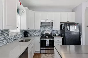 16606 Curlew Rd, Jamaica Beach, TX 77554 - Photo 9
