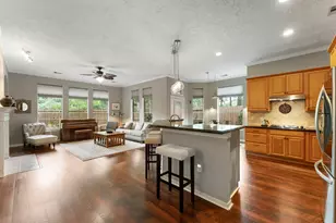74 Shannon Green Ct, The Woodlands, TX 77384 - Photo 9