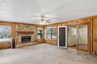 3447 Azalea St, Brenham, TX 77833 - Photo 9
