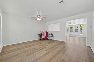 7203 Greenwood Point Dr, Cypress, TX 77433 - Photo 7