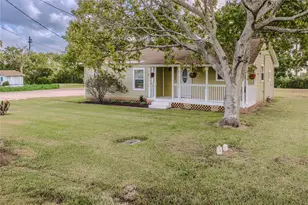 910 Brockman St, Clute, TX 77531 - Photo 1