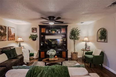910 Brockman Street, Clute, TX 77531 - Photo 11