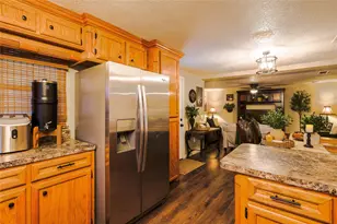 910 Brockman St, Clute, TX 77531 - Photo 19
