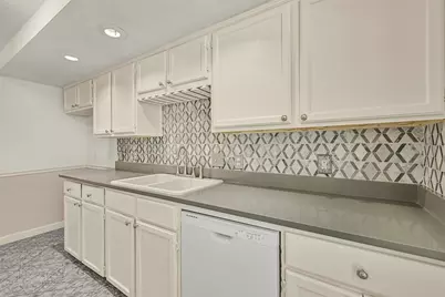 611 Church Street, Galveston, TX 77550 - Photo 17