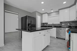 3515 Walden Dr, Pearland, TX 77584 - Photo 9