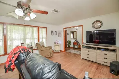1116 N Meyer Street, Sealy, TX 77474 - Photo 9