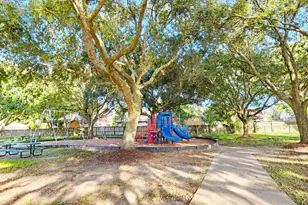 11655 Gullwood Dr, Houston, TX 77089 - Photo 19
