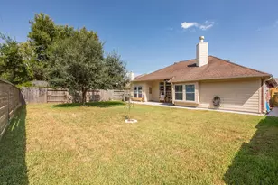 9919 Memorial Crossing Dr, Tomball, TX 77375 - Photo 5