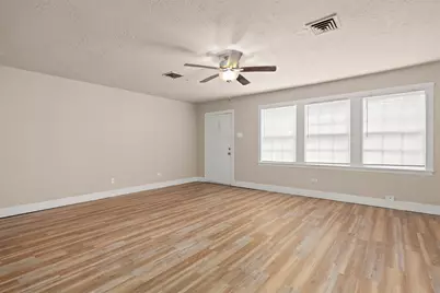 630 Orange Street, La Marque, TX 77568 - Photo 3