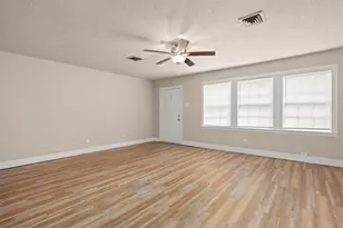 630 Orange St, La Marque, TX 77568 - Photo 3