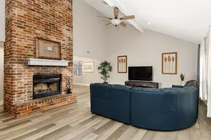 103 N Deerfoot Cir, The Woodlands, TX 77380 - Photo 3