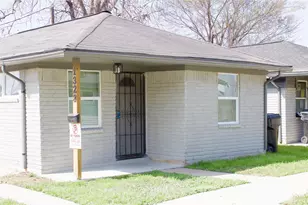 1323 E 32nd 1/2 St, Houston, TX 77022 - Photo 5