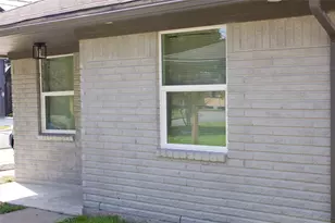 1323 E 32nd 1/2 St, Houston, TX 77022 - Photo 3