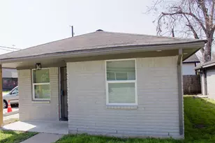 1323 E 32nd 1/2 St, Houston, TX 77022 - Photo 19