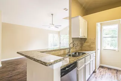 3315 Golden Trails Drive #602, Kingwood, TX 77345 - Photo 5