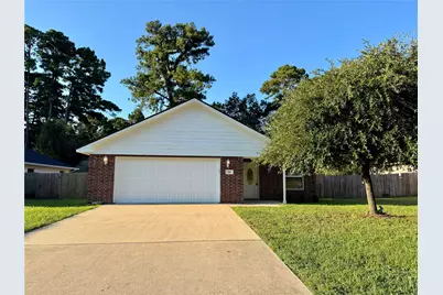 314 Green Leaf Street, Huntsville, TX 77340 - Photo 1