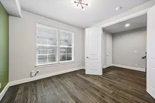 6068 Kansas St, Houston, TX 77007 - Photo 9