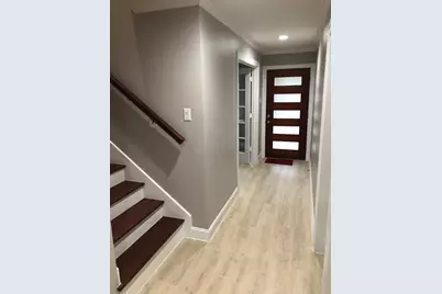 10667 Hazelhurst Drive E, Houston, TX 77043 - Photo 5