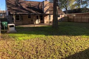 10667 Hazelhurst Dr E, Houston, TX 77043 - Photo 29