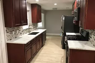 10667 Hazelhurst Dr E, Houston, TX 77043 - Photo 9