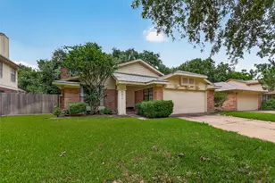 3311 Larkwood Ln, Sugar Land, TX 77479 - Photo 3