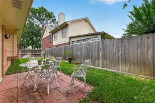 3311 Larkwood Ln, Sugar Land, TX 77479 - Photo 33