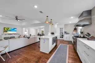 2503 Stoney Brook Dr, Houston, TX 77063 - Photo 11