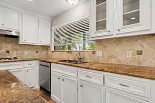 8223 Magnolia Glen Dr, Humble, TX 77346 - Photo 9