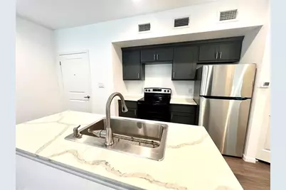 1924 Calumet #202, Houston, TX 77004 - Photo 5