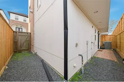 5606 Cohn Terrace Lane, Houston, TX 77007 - Photo 9