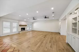 211 Rolling Hill Dr, La Grange, TX 78945 - Photo 3