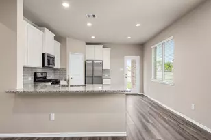 9278 Inland Leather Ln, Conroe, TX 77385 - Photo 11