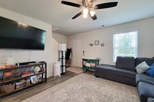 111 Avalon Dr, Huntsville, TX 77320 - Photo 3
