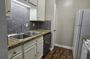 10047 Westpark Dr, Houston, TX 77042 - Photo 7