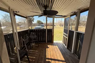 321 Tennyson St, Dickinson, TX 77539 - Photo 3