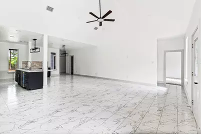 380 Cross Timbers, Livingston, TX 77351 - Photo 5