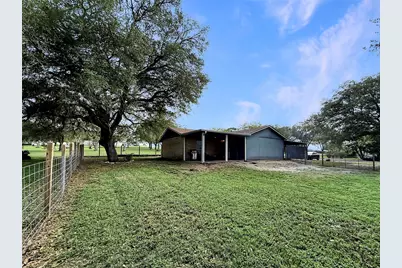 821 S Mill Street, Flatonia, TX 78941 - Photo 15
