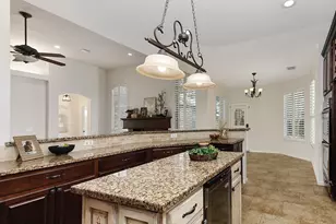 67 N Old Cedar Cir, The Woodlands, TX 77382 - Photo 11