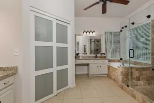67 N Old Cedar Cir, The Woodlands, TX 77382 - Photo 15