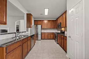 621 Rocky Hollow Ln, League City, TX 77573 - Photo 13