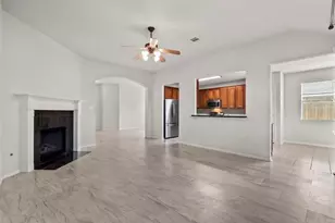 621 Rocky Hollow Ln, League City, TX 77573 - Photo 9
