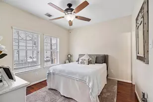 1109 W 15th 1/2 St, Houston, TX 77008 - Photo 5