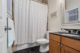 1109 W 15th 1/2 St, Houston, TX 77008 - Photo 3