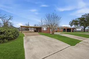 3609 Dawson Ln, Houston, TX 77051 - Photo 3