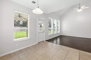 219 Myrtle Dr, Baytown, TX 77520 - Photo 19